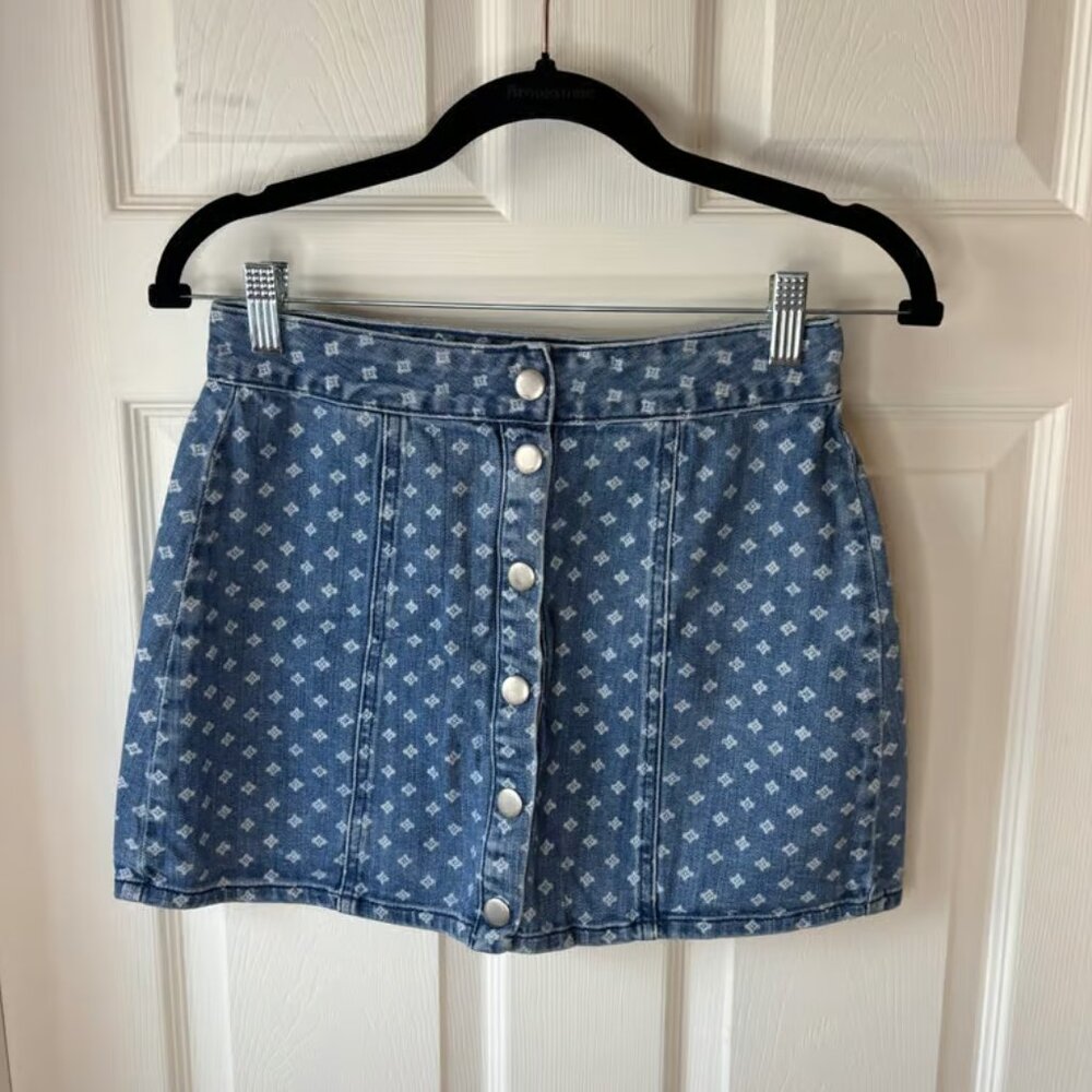 Women’s Kendall & Kylie denim skirt Sz 24